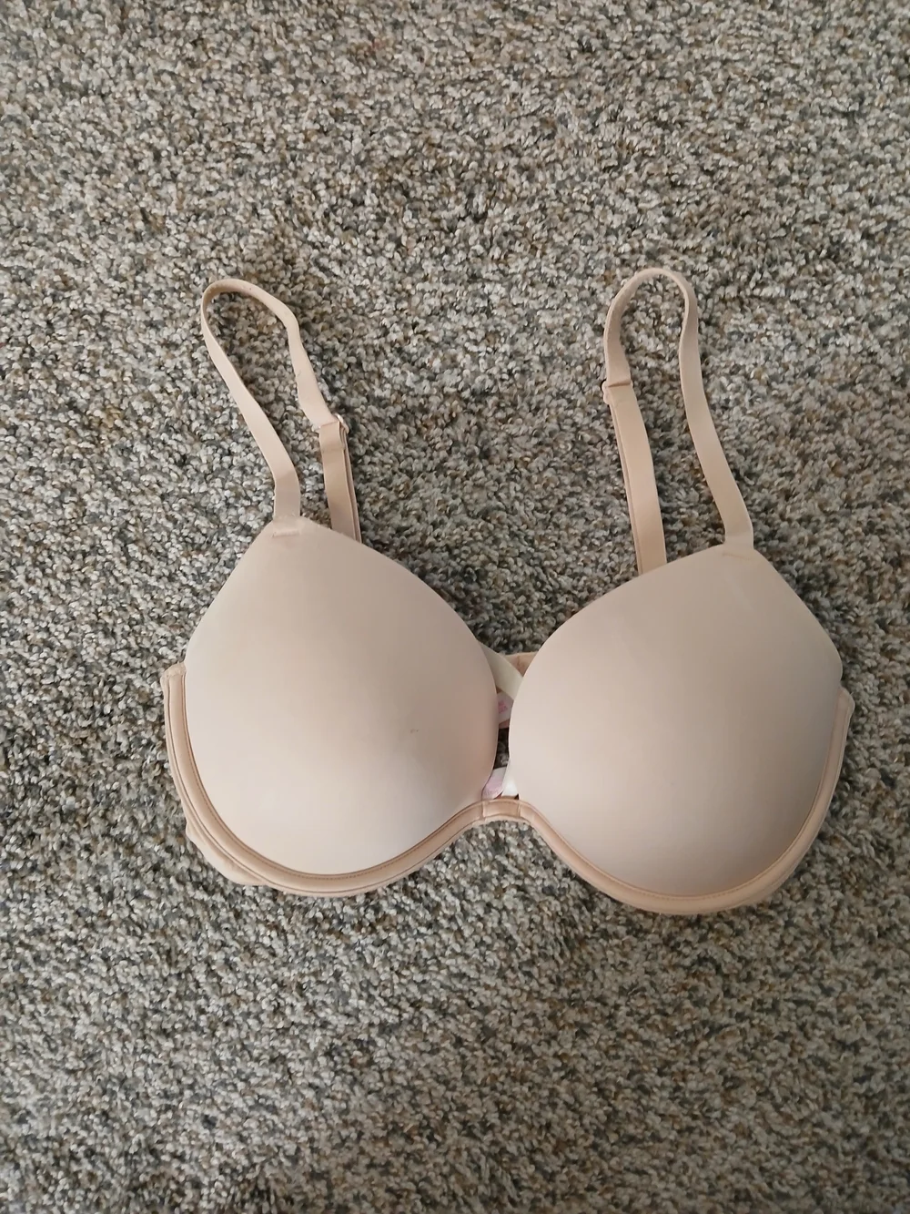 Victoria’s Secret PINK Beige‎ Wear Everywhere Push Up Bra Size 34D